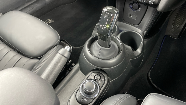 MINI Hatchback 1.5 Cooper Exclusive 5dr Auto [Comfort Pack] Petrol Hatchback